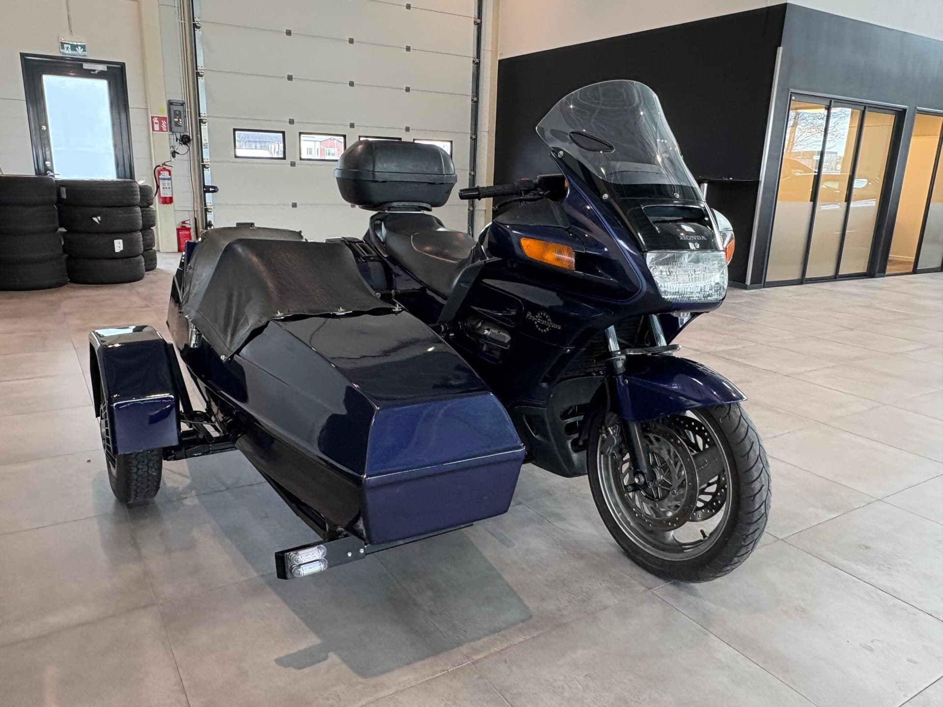 Honda ST, bild 1 av 5